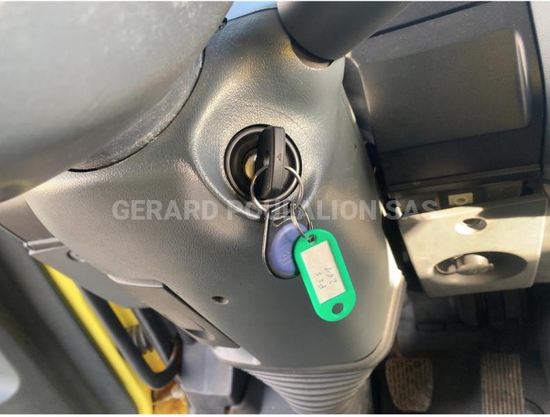 Engin de voirie Mercedes Atego 2628 AVEC SALEUSE GILETTA Camion saleuse