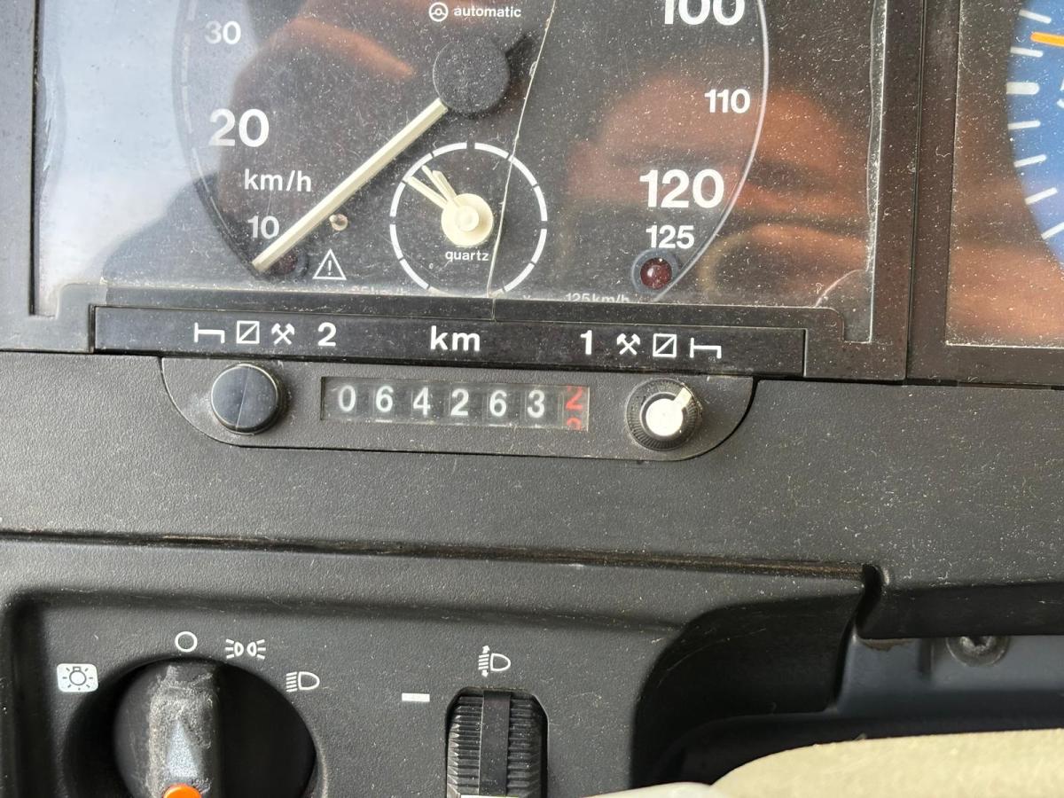 Engin de voirie Mercedes Atego 2628