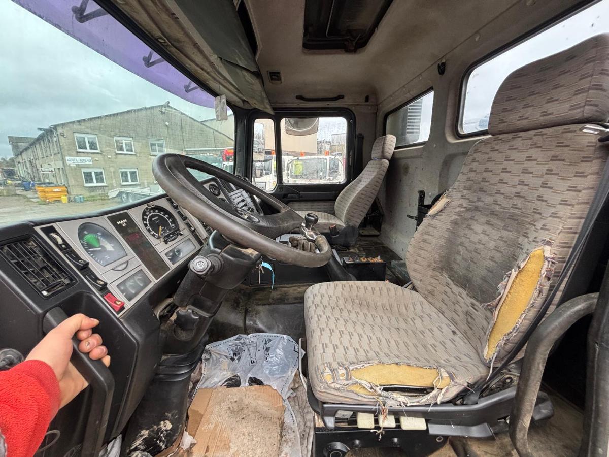 Camion MAN SILENT 27-343