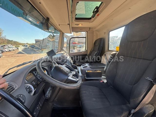 Camion DAF DALBY BRAS HYDRAULIQUE essieu 3 relevable Polybenne