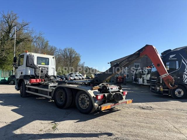 Camion DAF DALBY BRAS HYDRAULIQUE essieu 3 relevable Polybenne