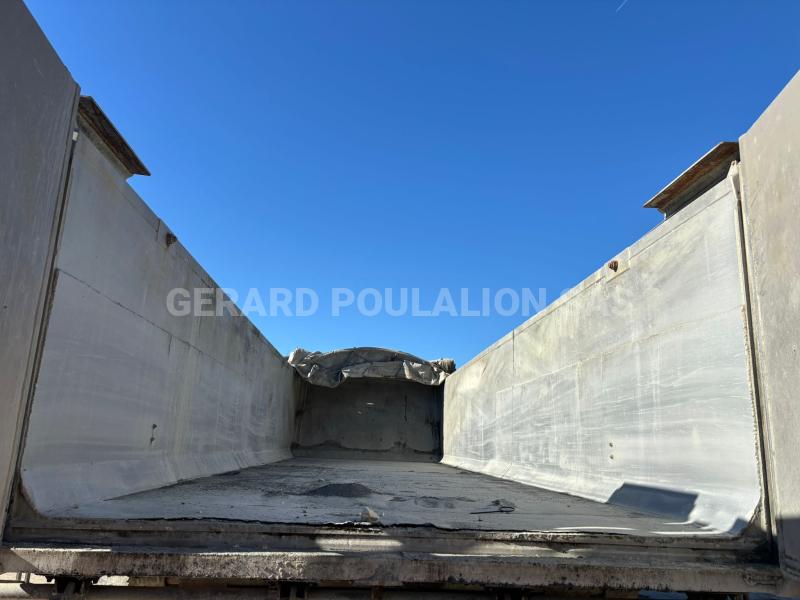 Semi-remorque Benalu BÂCHE manuelle 1-er ess. relevable,  Cul hydraulique Benne Benne arrière