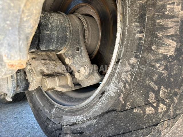 Semi-remorque Benalu BÂCHE manuelle 1-er ess. relevable,  Cul hydraulique Benne Benne arrière