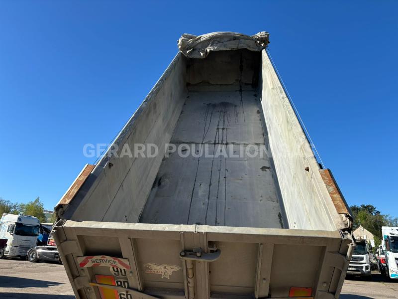 Semi-remorque Benalu BÂCHE manuelle 1-er ess. relevable,  Cul hydraulique Benne Benne arrière