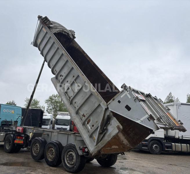 Semi-remorque Fruehauf BÂCHE manuelle 3 ess. Benne Benne arrière
