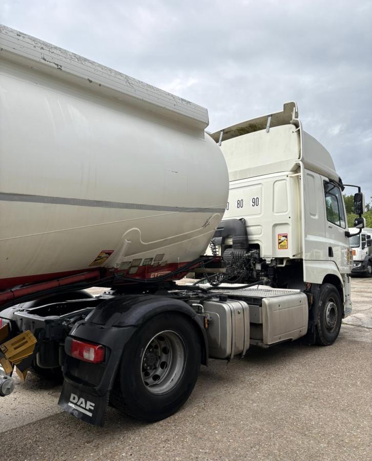 Tracteur DAF CF 460 FT