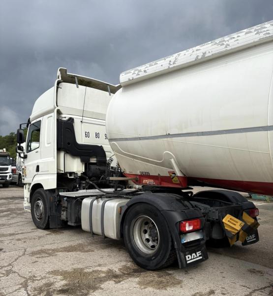 Tracteur DAF CF 460 FT