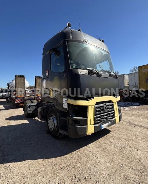 Tracteur Renault PR SREM MOTEUR À REFAIRE. AVEC LA CARTE GRISE.