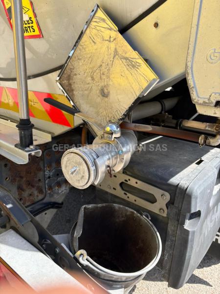 Camion Renault PREMIUM 450 dxi CIT. MAGYAR CARB LEG 15000L 5 CPTM Citerne Hydrocarbures