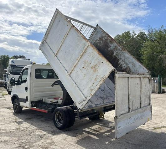 Utilitaire Iveco 35S18V