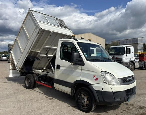 Utilitaire Iveco 35S18V
