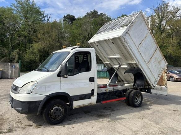 Utilitaire Iveco 35S18V