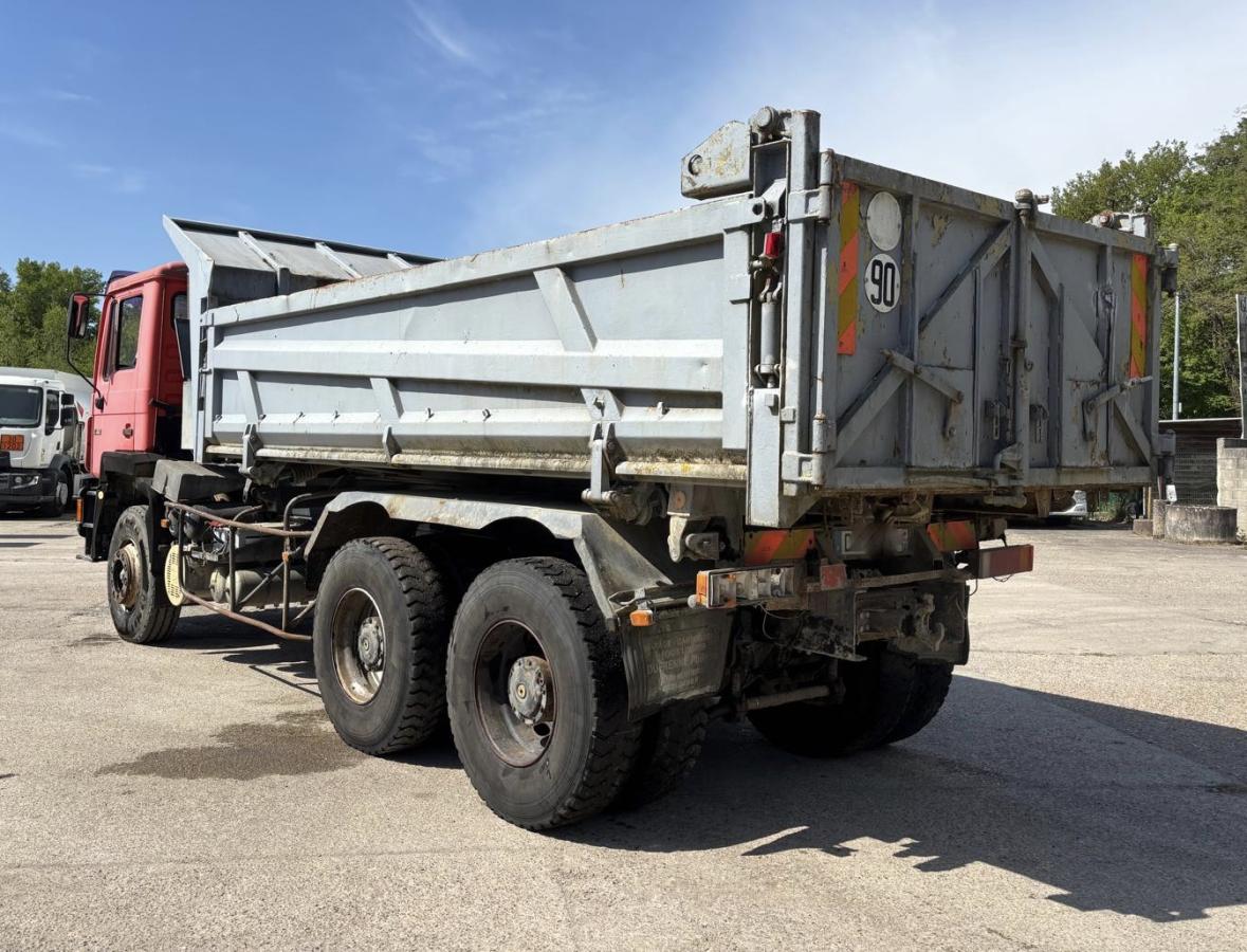 Camion MAN 33.322