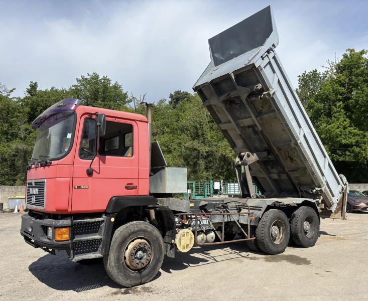 Camion MAN 33.322