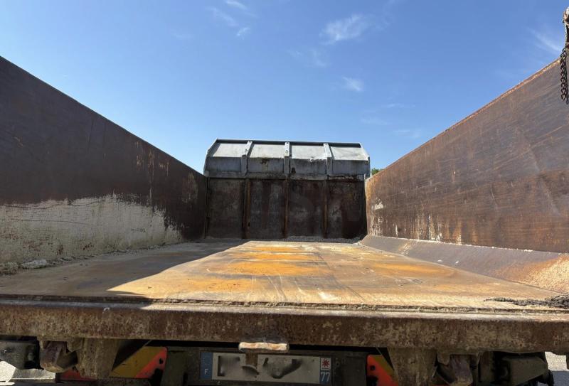 Camion MAN 33.322