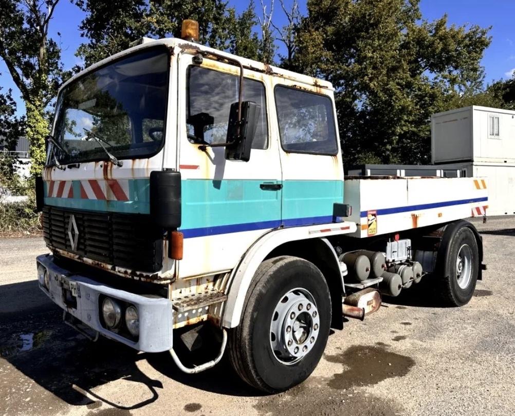 Tracteur Renault PR SREM G260 PR SREM PLATEAU