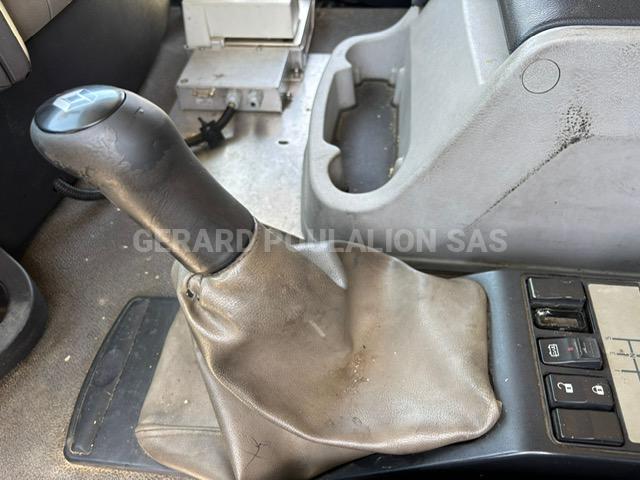 Camion Renault PREMIUM CARB LEG 13500 L 4 CPTM Citerne Hydrocarbures