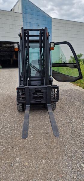 Carretillas elevadoras Toyota Chariot élévateur 8FD25F