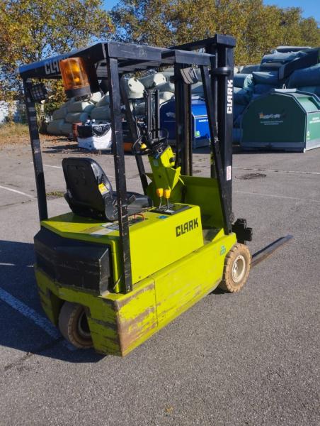 Forklift Clark Chariot élévateur TM15N