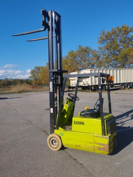 Forklift Clark Chariot élévateur TM15N