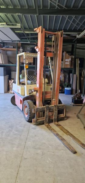 Forklift Nissan Chariot élévateur A25U