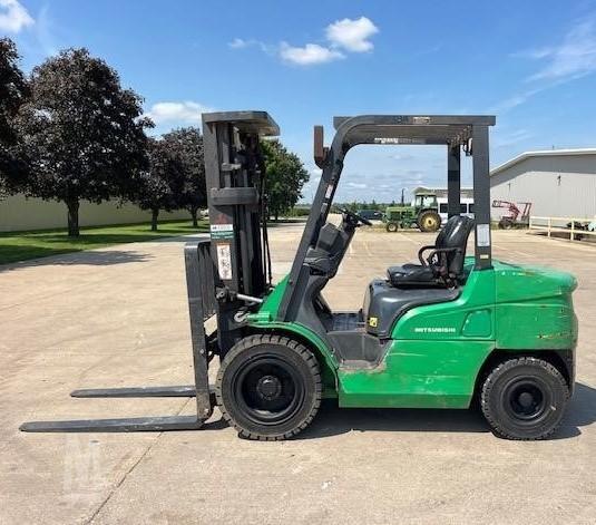 Forklift Mitsubishi Chariot élévateur diesel FD30N