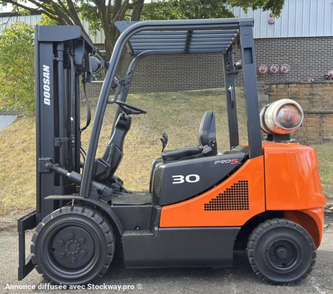 Doosan Chariot élévateur 3t gaz DOOSAN 
