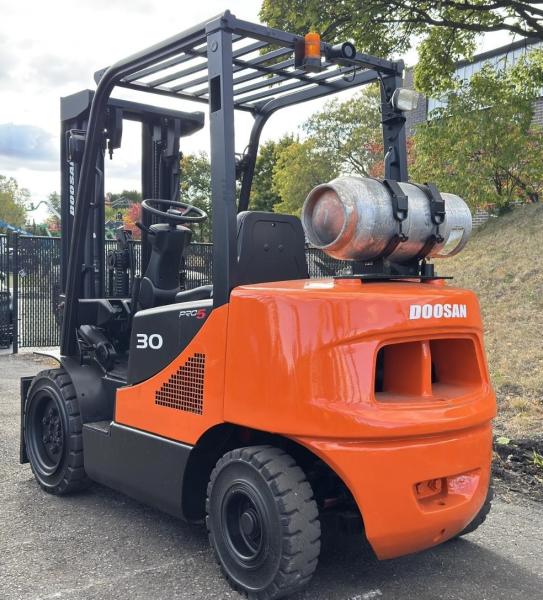 Carretillas elevadoras Doosan Chariot élévateur 3t gaz DOOSAN