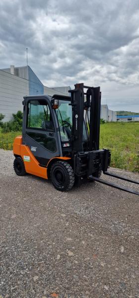 Carretillas elevadoras Toyota Chariot élévateur fenwick diesel 2,5 t TOYOTA