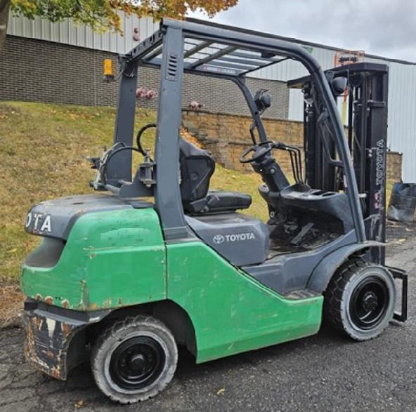 Forklift Toyota 8FGU25