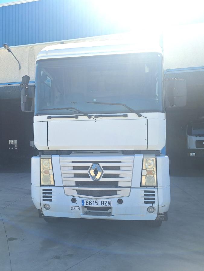 Tracteur Renault Magnum 480