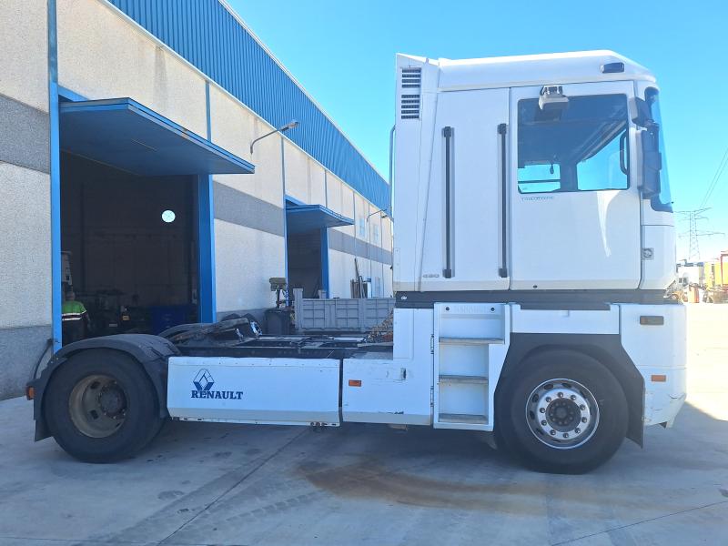 Tracteur Renault Magnum 480