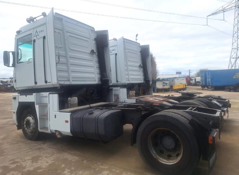 Tracteur Renault Magnum 440