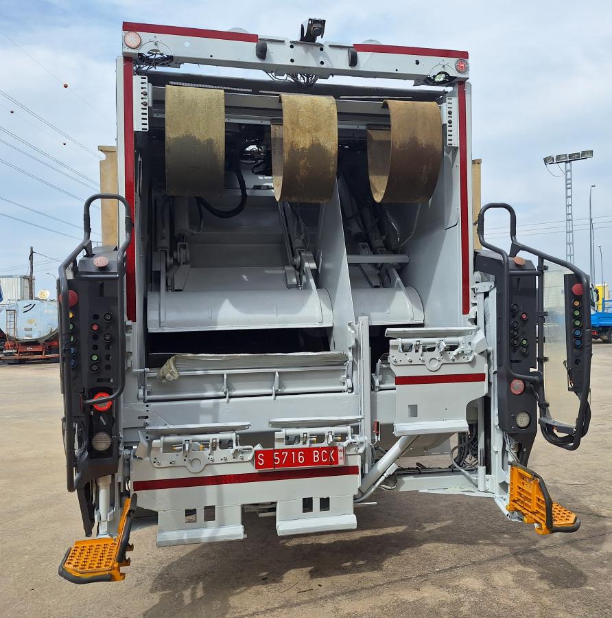 Maquinaria vial Renault Premium 380 DXI