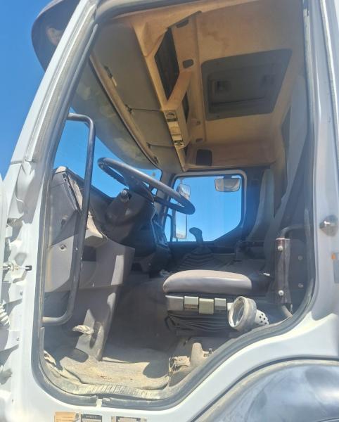Camião Renault Premium 340