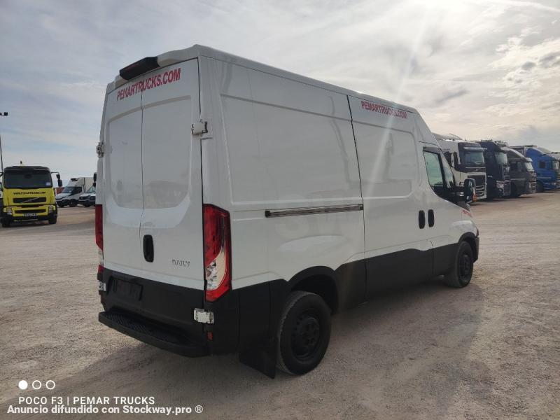 Photo Iveco Daily 35 image 7/30