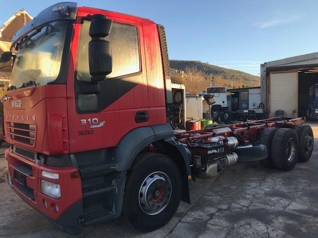 vrachtwagen Iveco Stralis AD 260 S 31