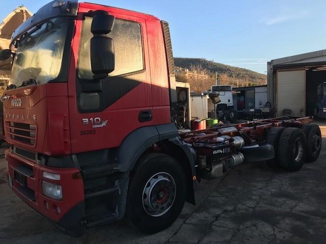 Truck Iveco Stralis AD 260 S 31