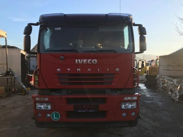 Camion Iveco Stralis AD 260 S 31