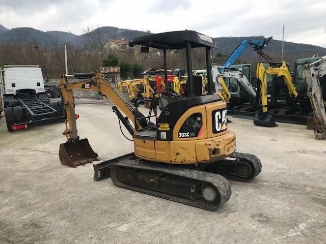 Escavadora Caterpillar 303C CR