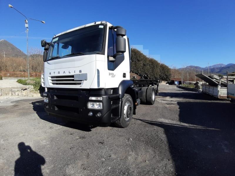 Camion Iveco Stralis AD 190 S 31