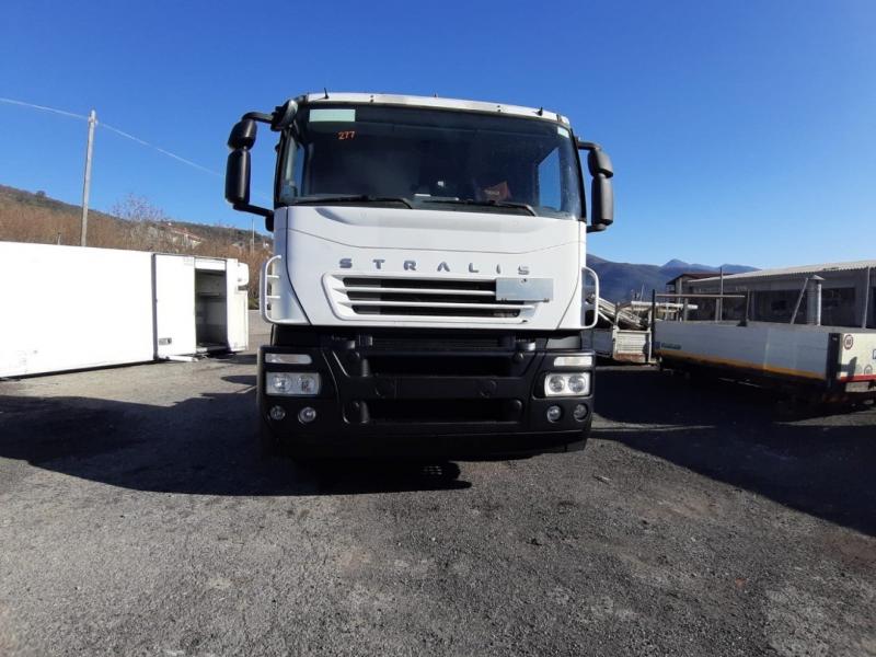 Camion Iveco Stralis AD 190 S 31