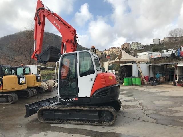 Excavadora Kubota KX080-3