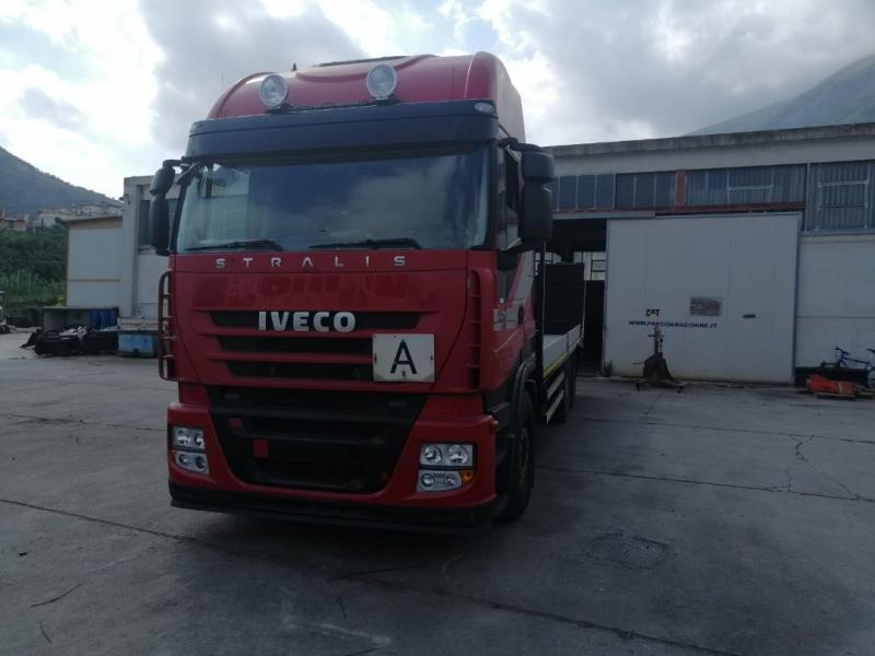 Camião Iveco Stralis 260 S 42