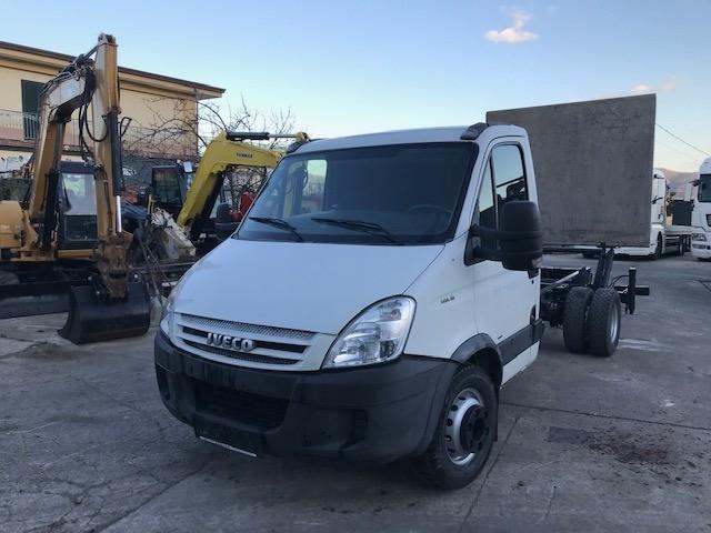 samochód dostawczy Iveco Daily