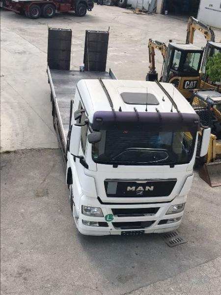 Truck MAN TGX 26.440