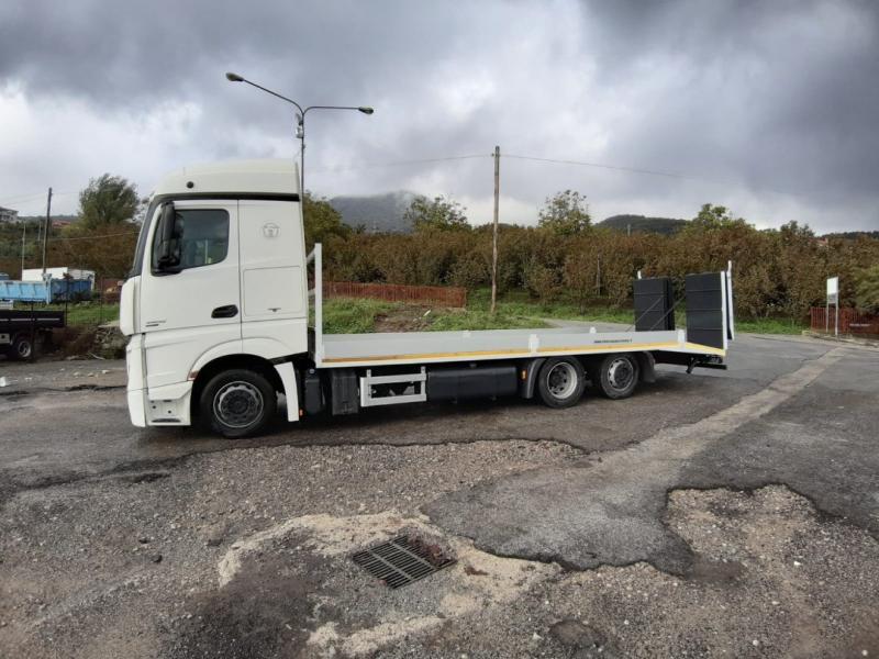 Ciężarówka Mercedes Actros 2542