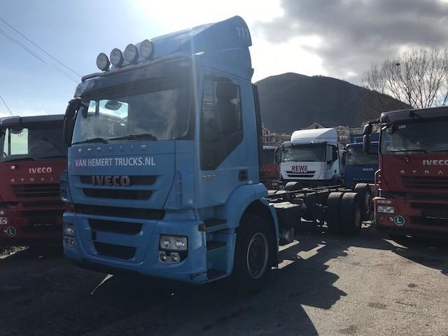 Camion Iveco Stralis AD 260 S 33