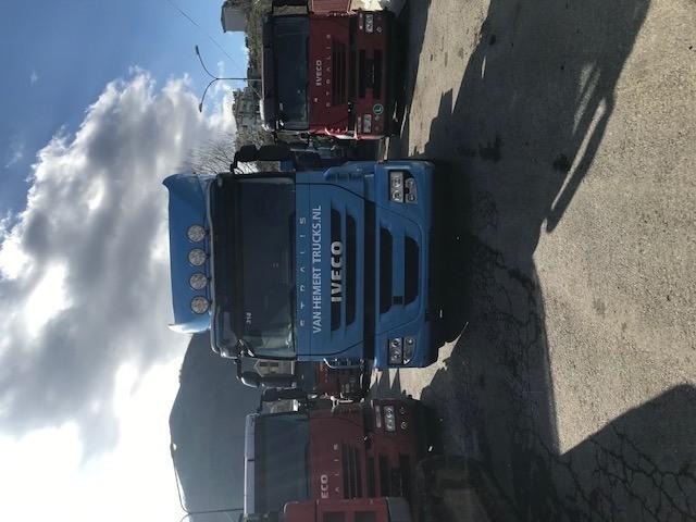 Camión Iveco Stralis AD 260 S 33