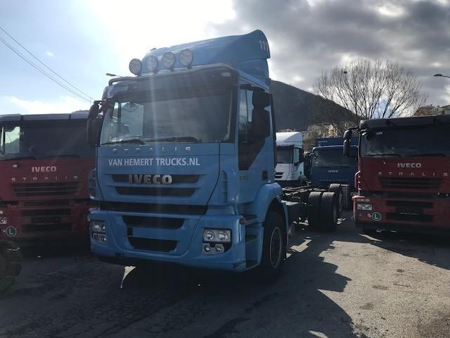 vrachtwagen Iveco Stralis AD 260 S 33